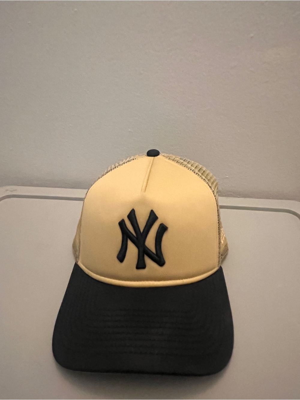 MLB New York Yankees Two-Tone Trucker Hat - Cream & Black